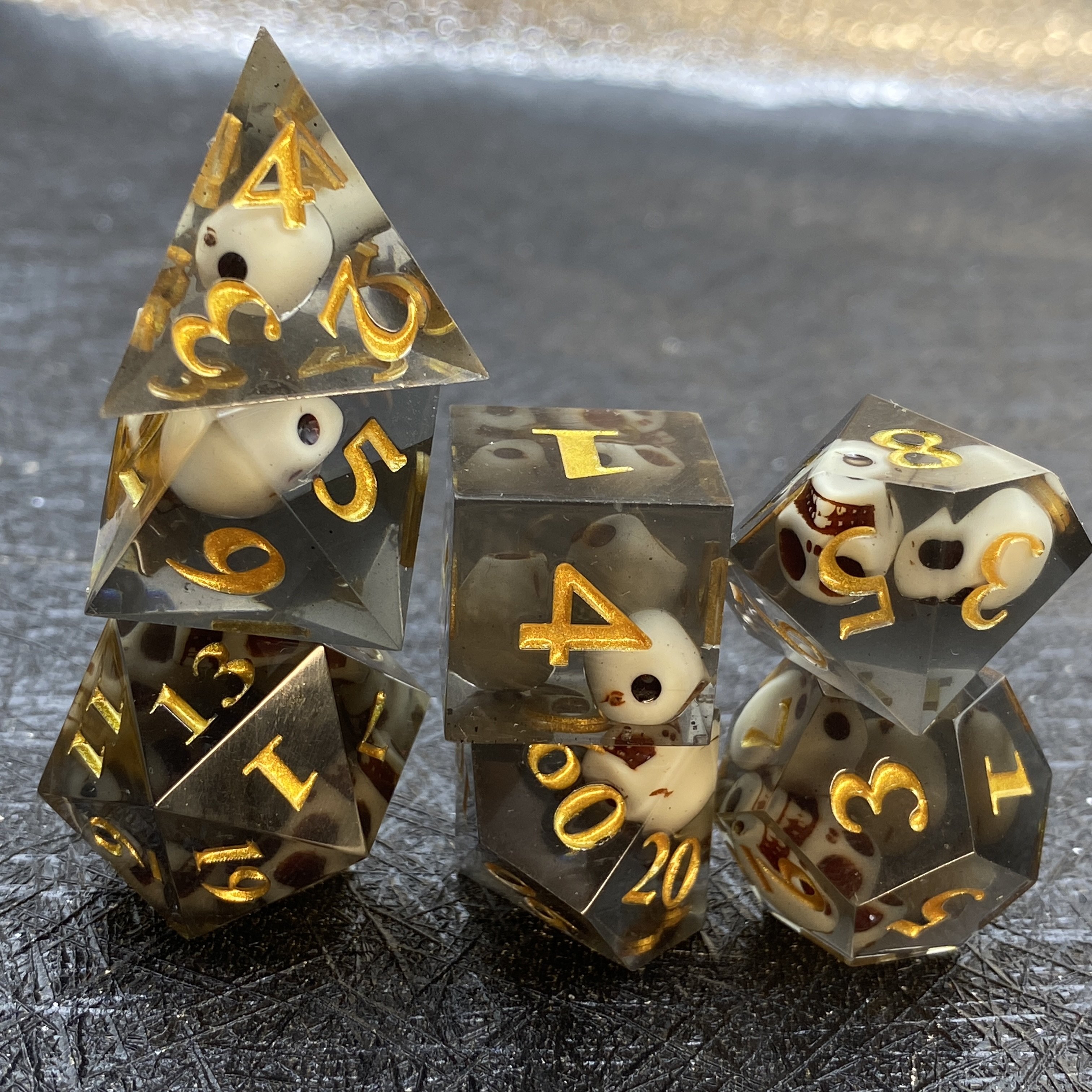dnd resin dice custom set sharp edged resin dungeons and dragons dice d20 skulls custom dice