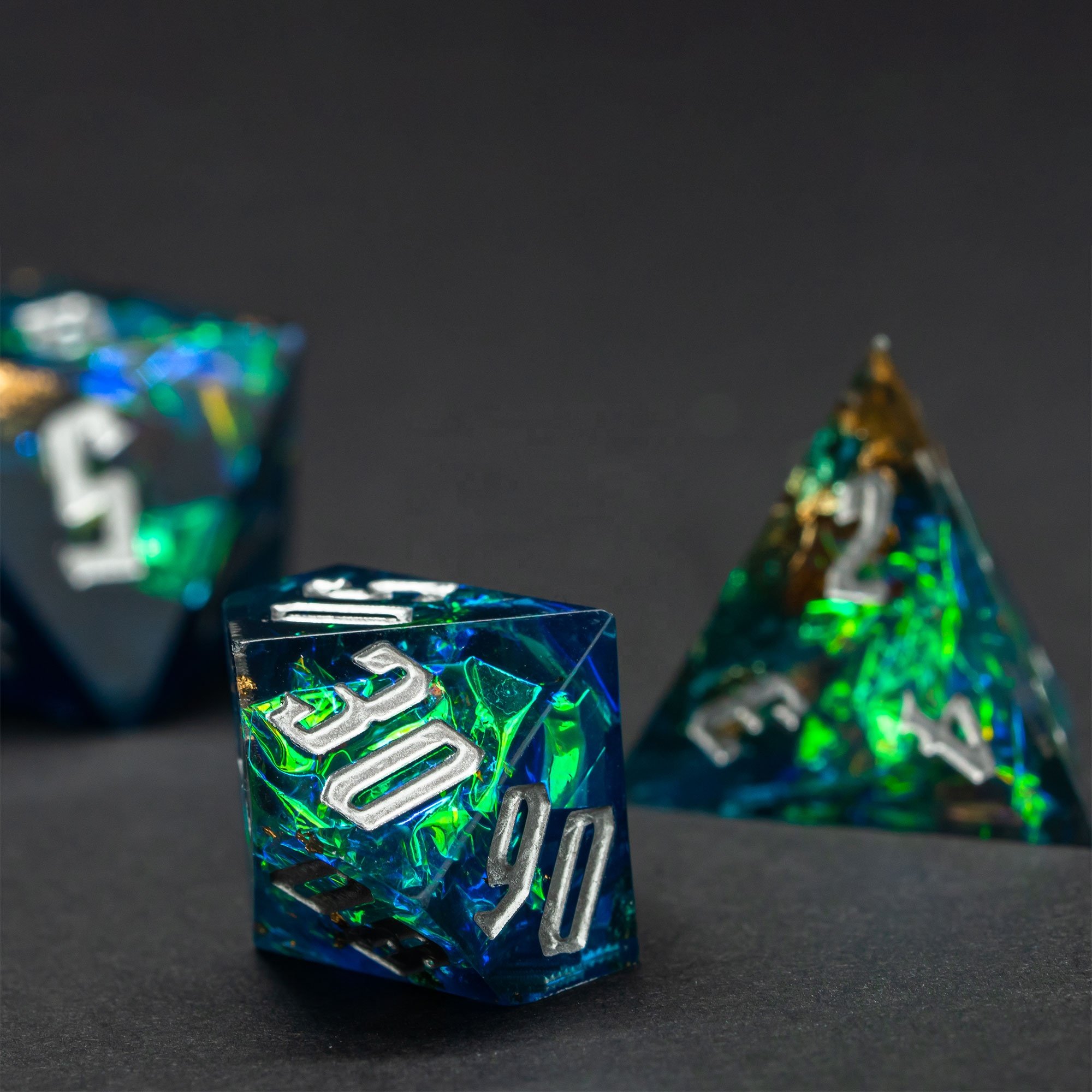 Udixi Sharp Edge Dice custom logo Dungeons and Dragons RPG Resin Dice Set Black&Blue