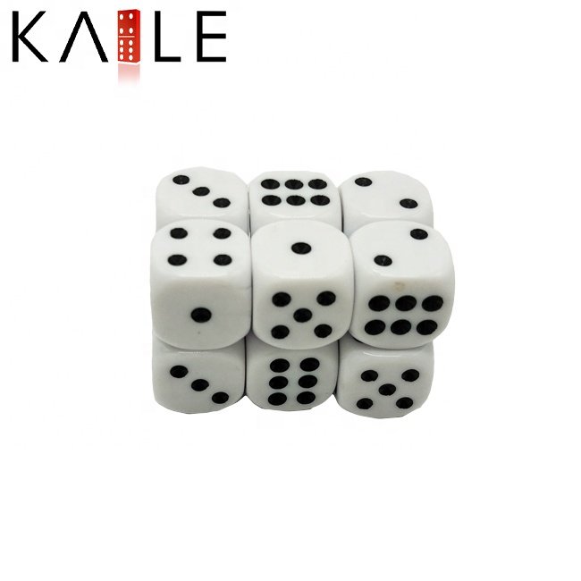 Factoru wholesale acrylic gaming dice d6 sides 16mm white dice black dot round corner casino for adults and kids playing games