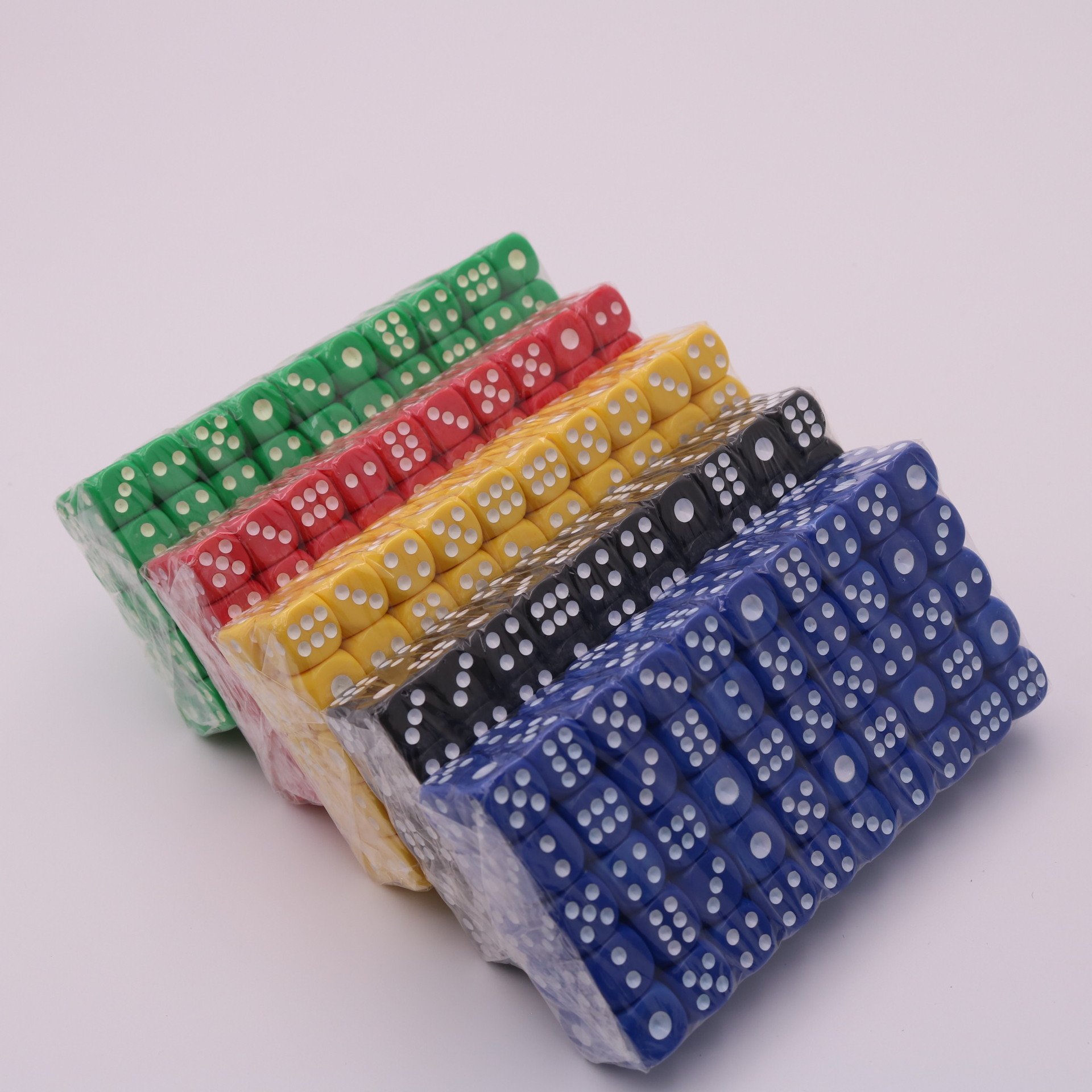 100 Pcs Dice/16mm Game Dice Set 6 Sided Dice/Translucent Colors Square Corner Dices Set Tenzi Farkle Yahtzee Bunco Teaching Math