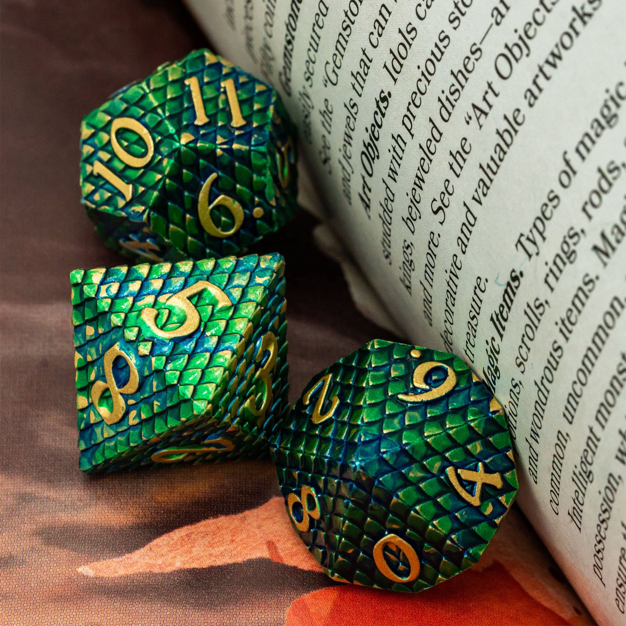 Udixi Polyhedral RPG dungeons and dragons custom logo Metal Dice Set with Dragon scale pattern