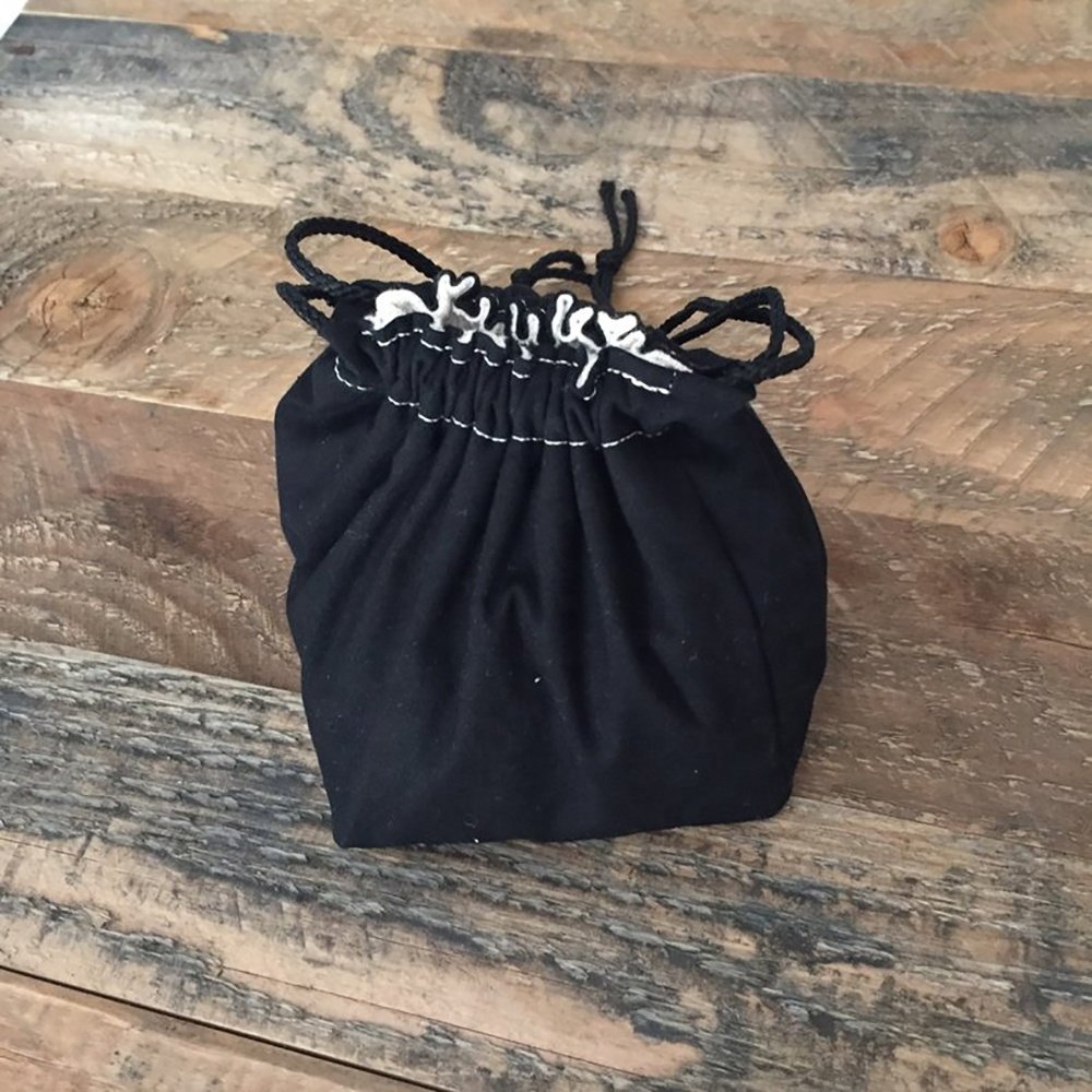 China Factory Competitive Price Free Standing Custom Drawstring Dice Bag