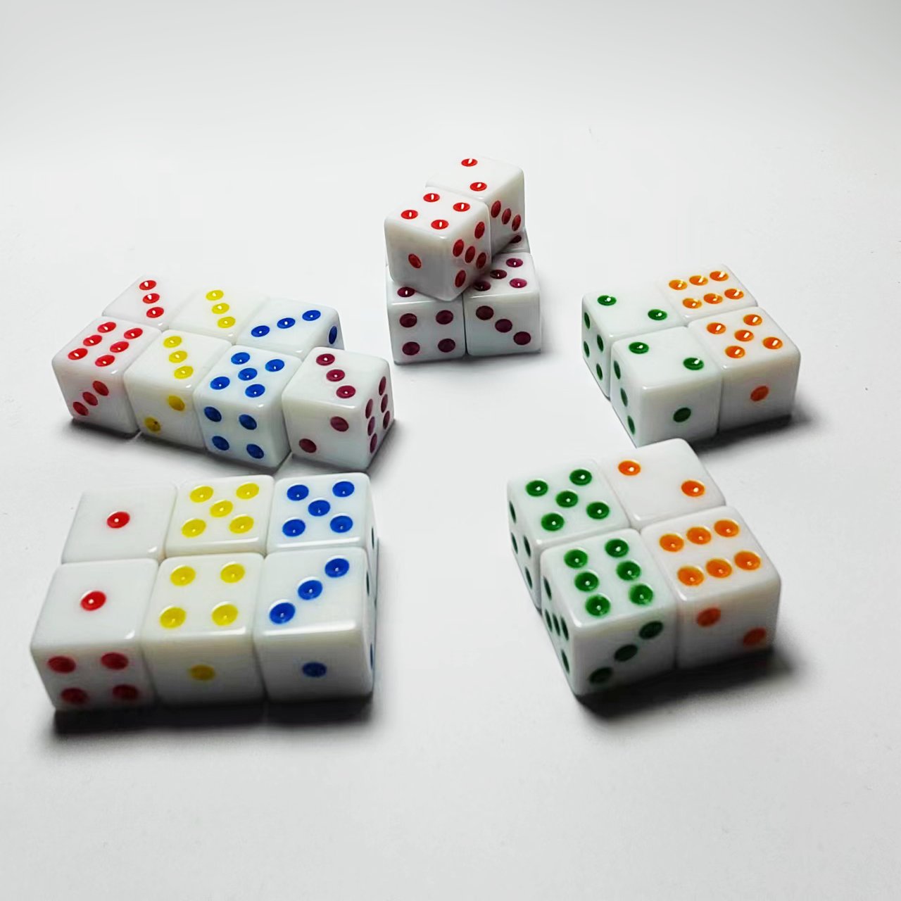 High Performance Customized Colourful Pattern Customization Resin Acrylic Accessories Yard Point Casino Dice With Play