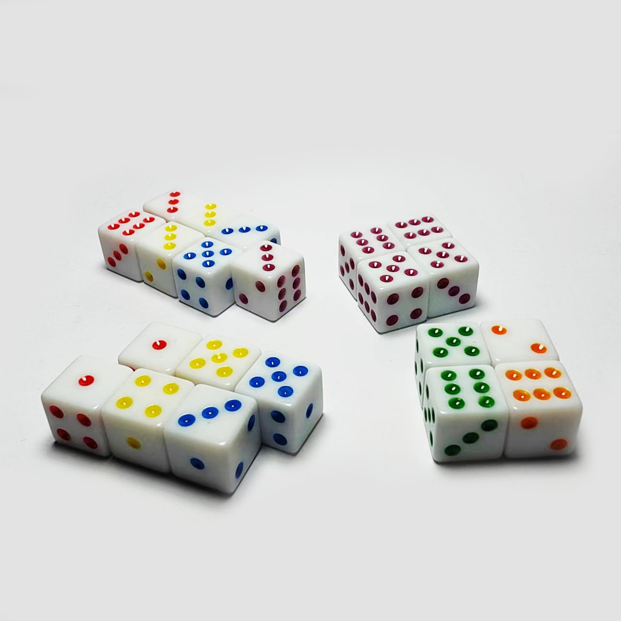 High Performance Customized Colourful Pattern Customization Resin Acrylic Accessories Yard Point Casino Dice With Play