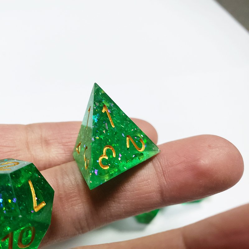 Custom Logo 7 Piece Resin Polyhedral Board Game Square Corners Colored Glitter Dice For DND
