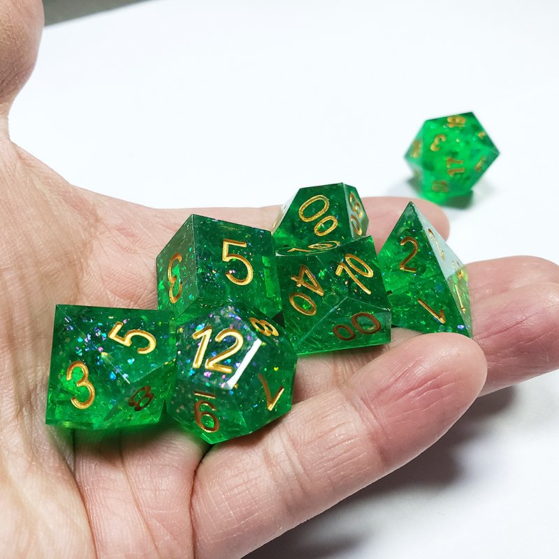 Custom Logo 7 Piece Resin Polyhedral Board Game Square Corners Colored Glitter Dice For DND