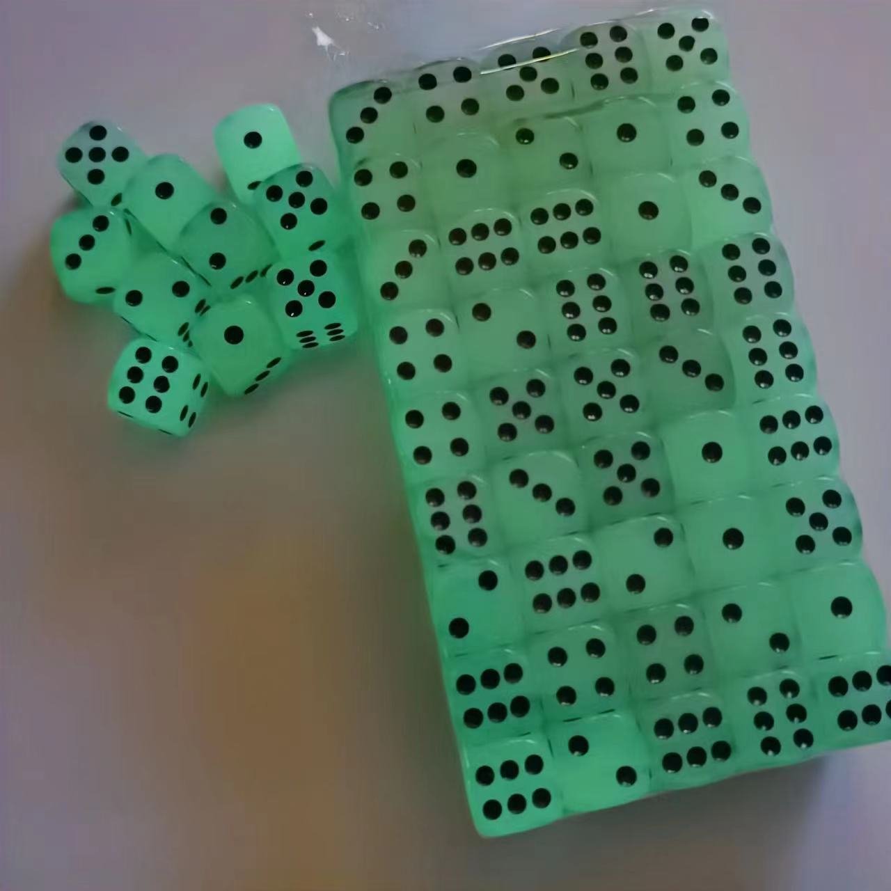 Warehouse spot bar KTV entertainment game luminous rounded corner 16mm points D6 plastic acrylic dice