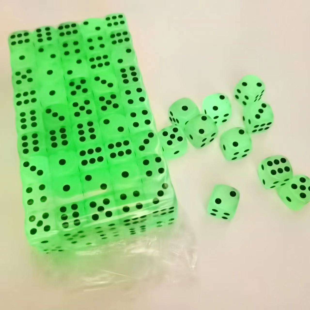 Warehouse spot bar KTV entertainment game luminous rounded corner 16mm points D6 plastic acrylic dice