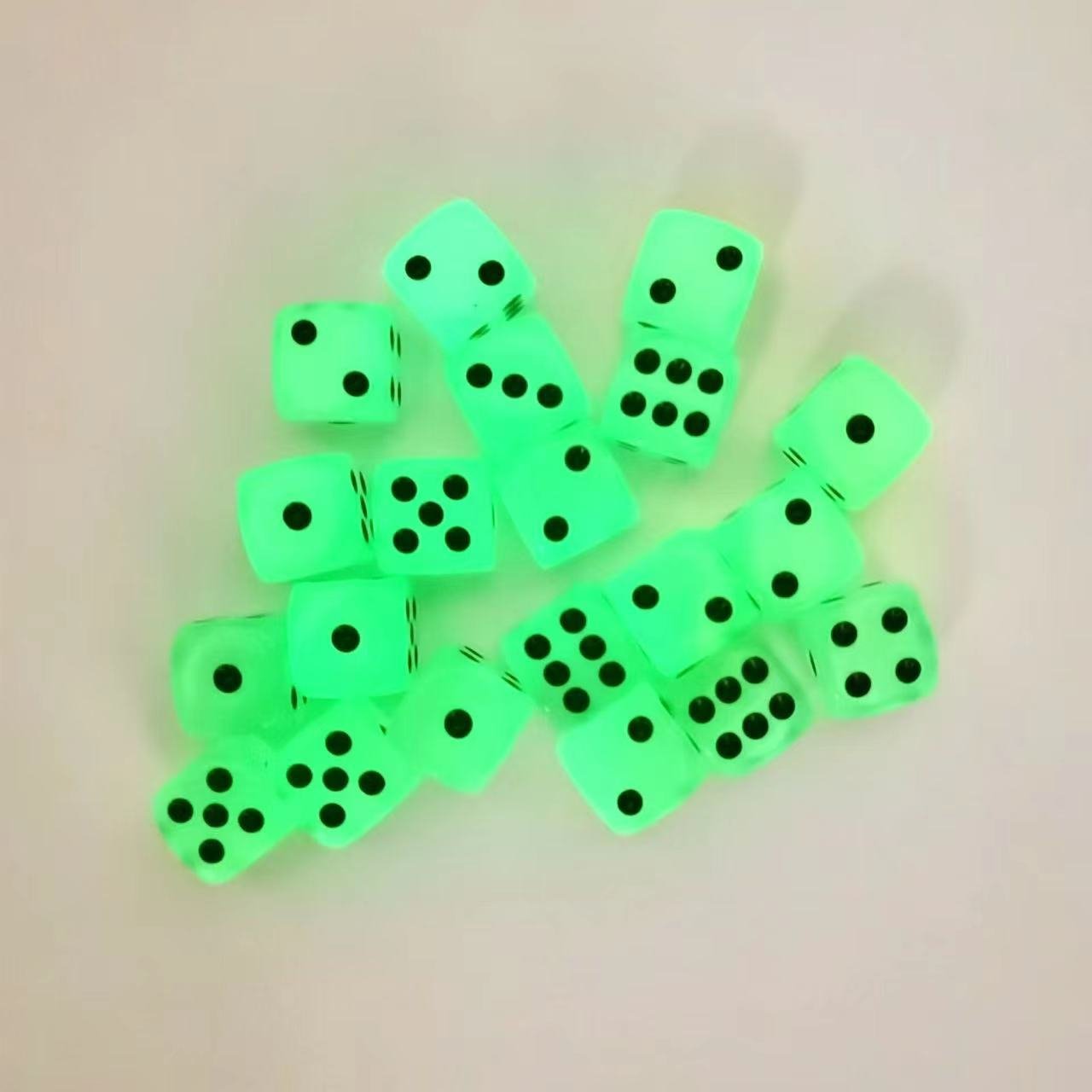 Warehouse spot bar KTV entertainment game luminous rounded corner 16mm points D6 plastic acrylic dice