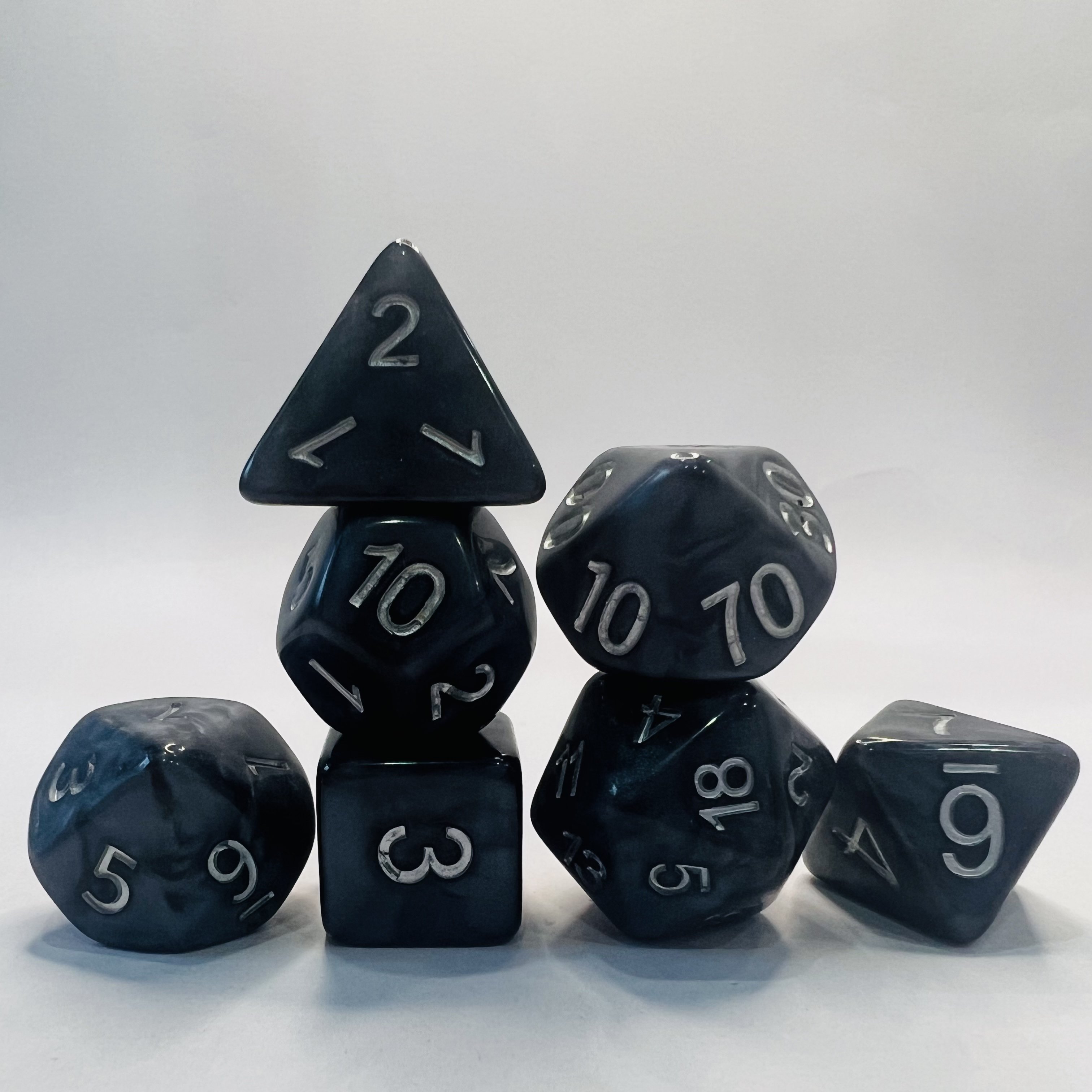 Handmade Full Set Of Personalized Polyhedral Resin Dice Soft Edge Smoke D&D Dnd Rpg Dice Set With Custom Logo For Games