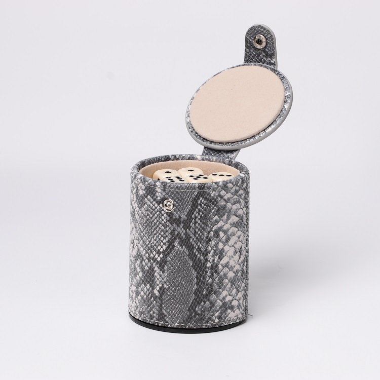 China Factory Custom Logo Soft Velvet Leather Dice Cup with lid