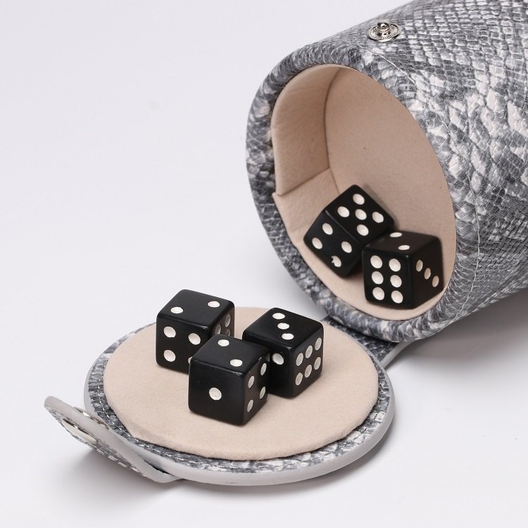 China Factory Custom Logo Soft Velvet Leather Dice Cup with lid