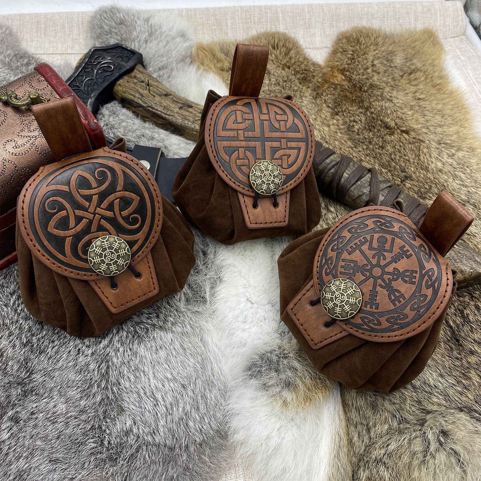 Custom Retro Style Leather Drawstring Bag Portable Belt Bag Role Playing Game Dice Bag for DND Gamer