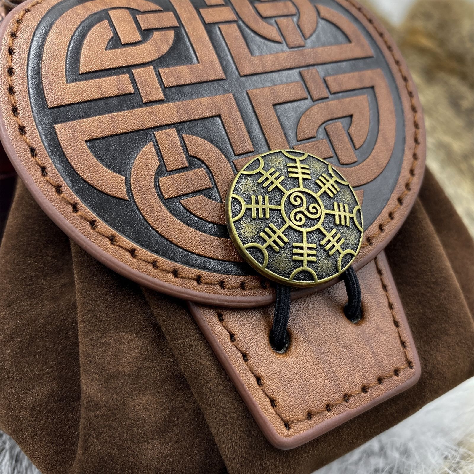 Custom Retro Style Leather Drawstring Bag Portable Belt Bag Role Playing Game Dice Bag for DND Gamer