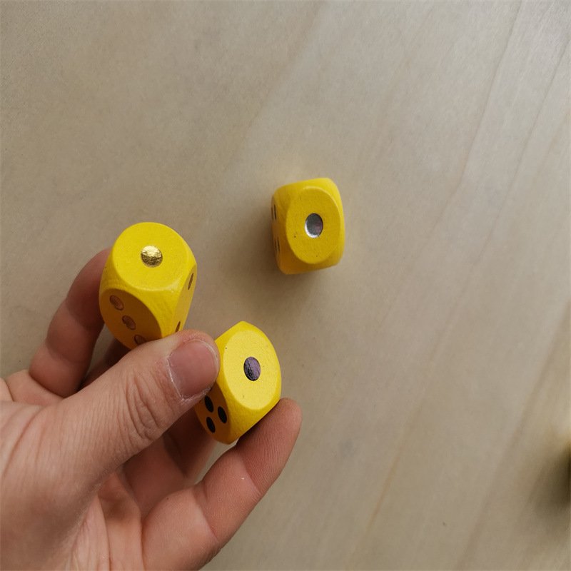 D6 Six Sided 16mm round Edge Wooden Dice Colored Dot Design Unique 6-Sided Gaming Accessory