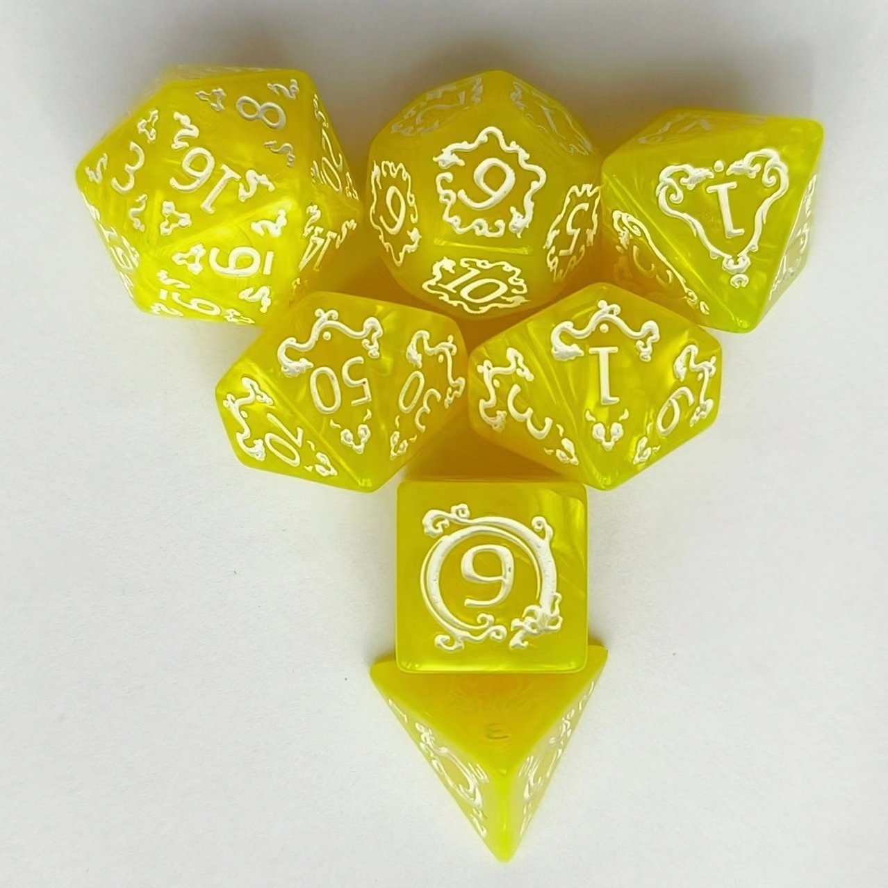 New Polyhedral Dice Sets D4 D6 D8 D10 D% D12 D20 Dice for Dungeons and Dragons DND RPG MTG Table Games (Retro Dragon Patterns)