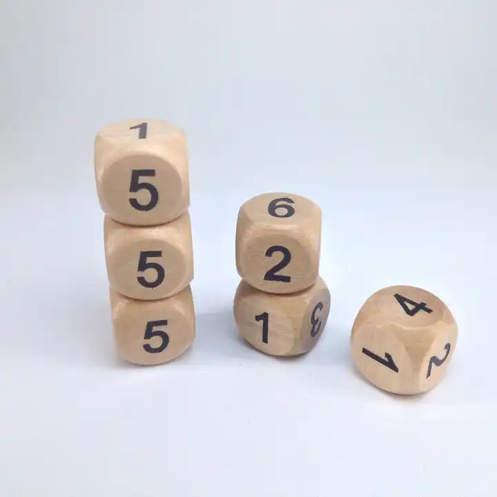 Factory direct sale Wooden Number Crafts dice Cubes Customized Solid 6 sided rounded corner wood dice Game Props For Kids Adult