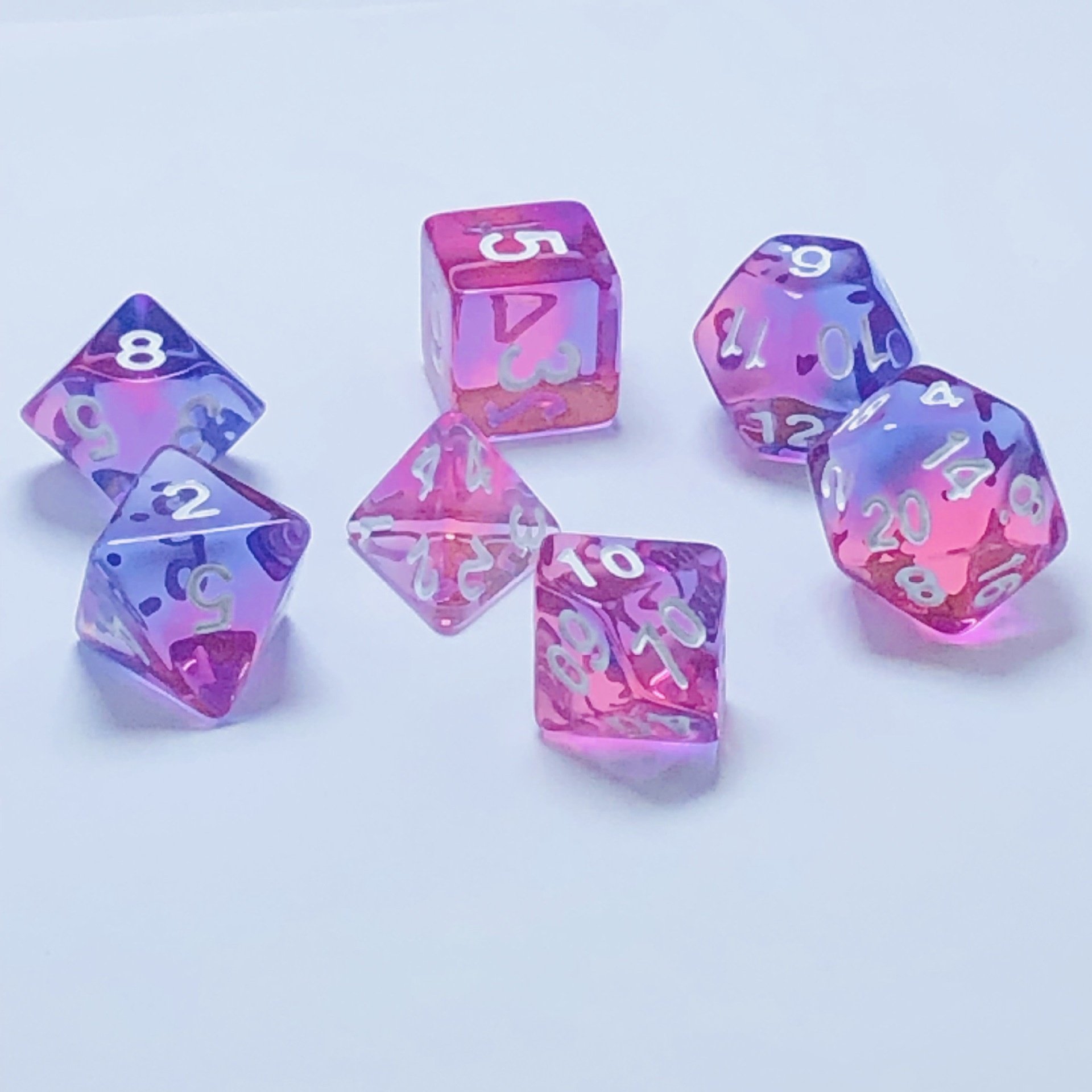 High Quality Custom Sharp-Edged D20 Quicksand Swirling Dice Resin Liquid Core Acrylic Plastic Polyhedral RPG DnD Game Face
