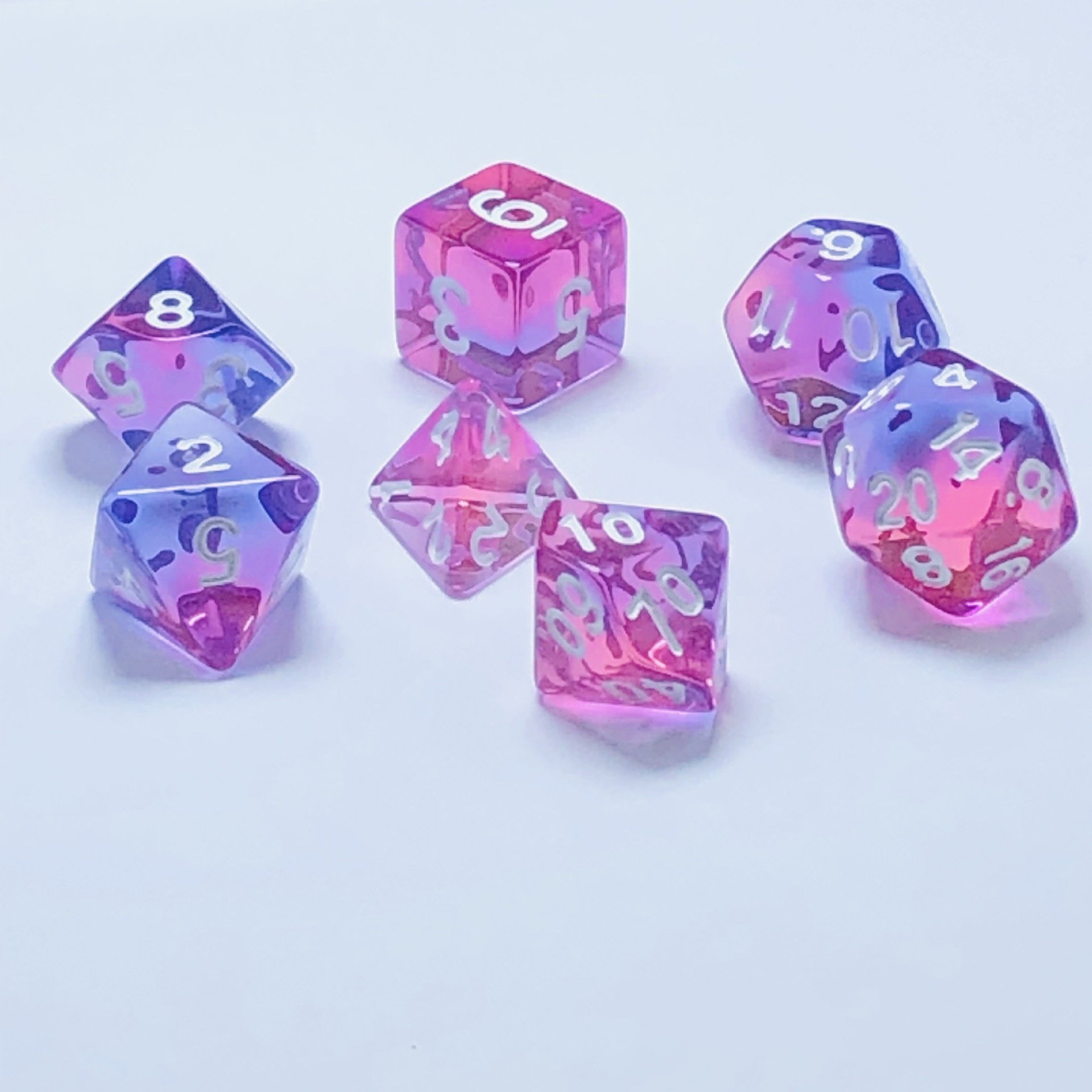 High Quality Custom Sharp-Edged D20 Quicksand Swirling Dice Resin Liquid Core Acrylic Plastic Polyhedral RPG DnD Game Face