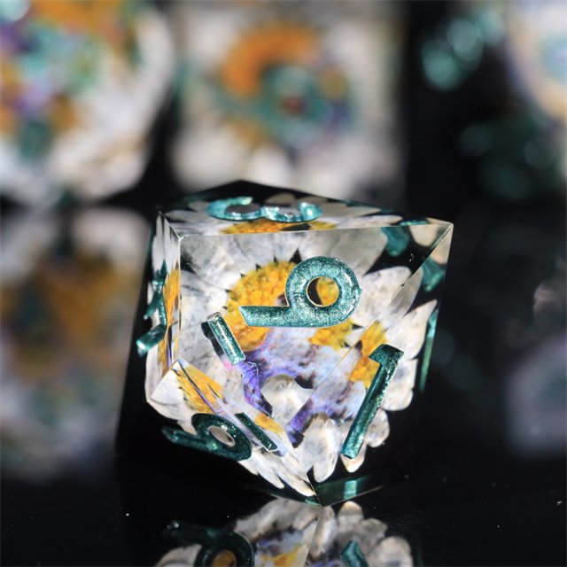 Mini Planet Dragon and Dungeon Custom dnd dice Wholesale Resin Polyhedral 7pcs sharp Edges Dice RPG board role-playing game Dice