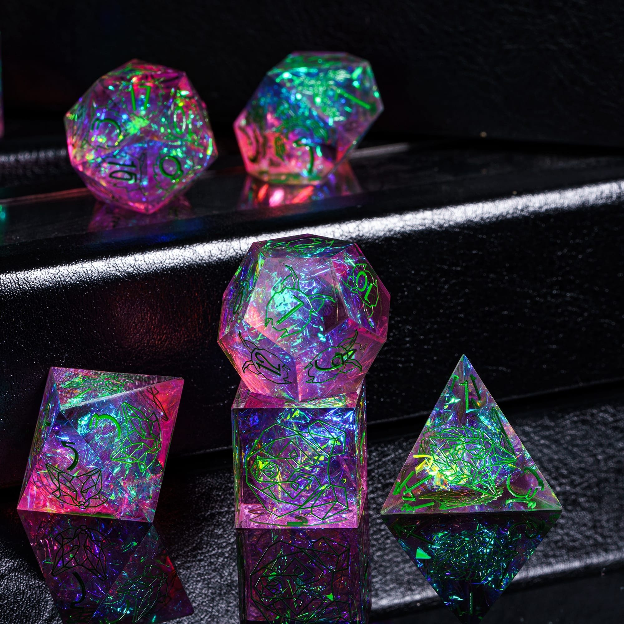 Udixi Custom Handmade Sharp Cyber Beast Pattern resin Dice Dungeons and Dragons DND board game Dice Set