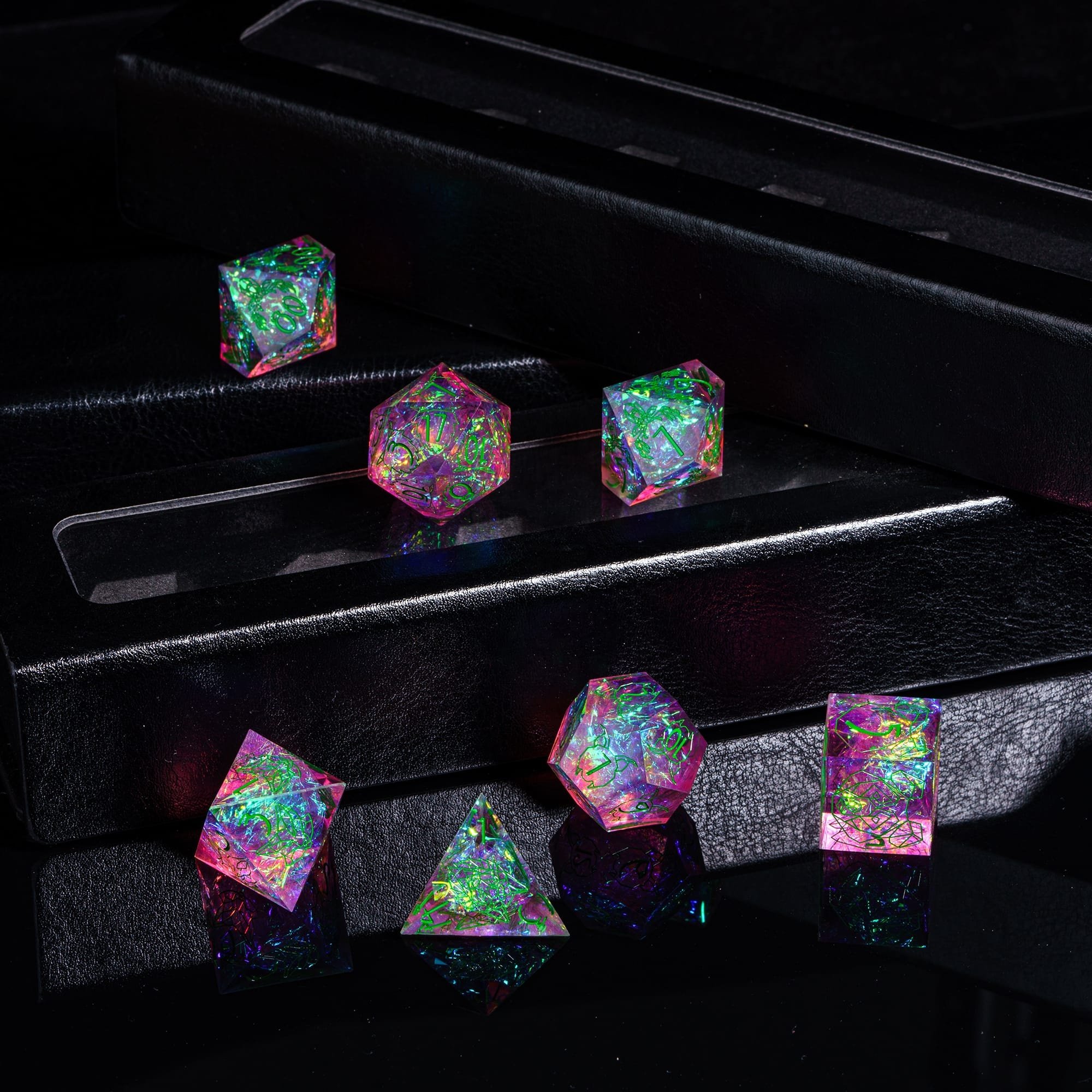 Udixi Custom Handmade Sharp Cyber Beast Pattern resin Dice Dungeons and Dragons DND board game Dice Set
