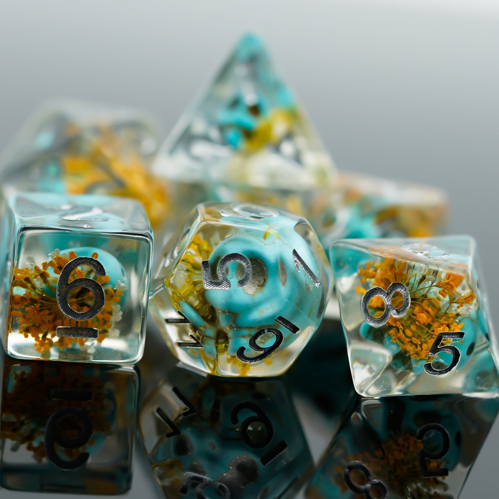 Udixi Polyhedral Resin RPG Dungeons and Dragons Plastic Dice with Skull&Flower