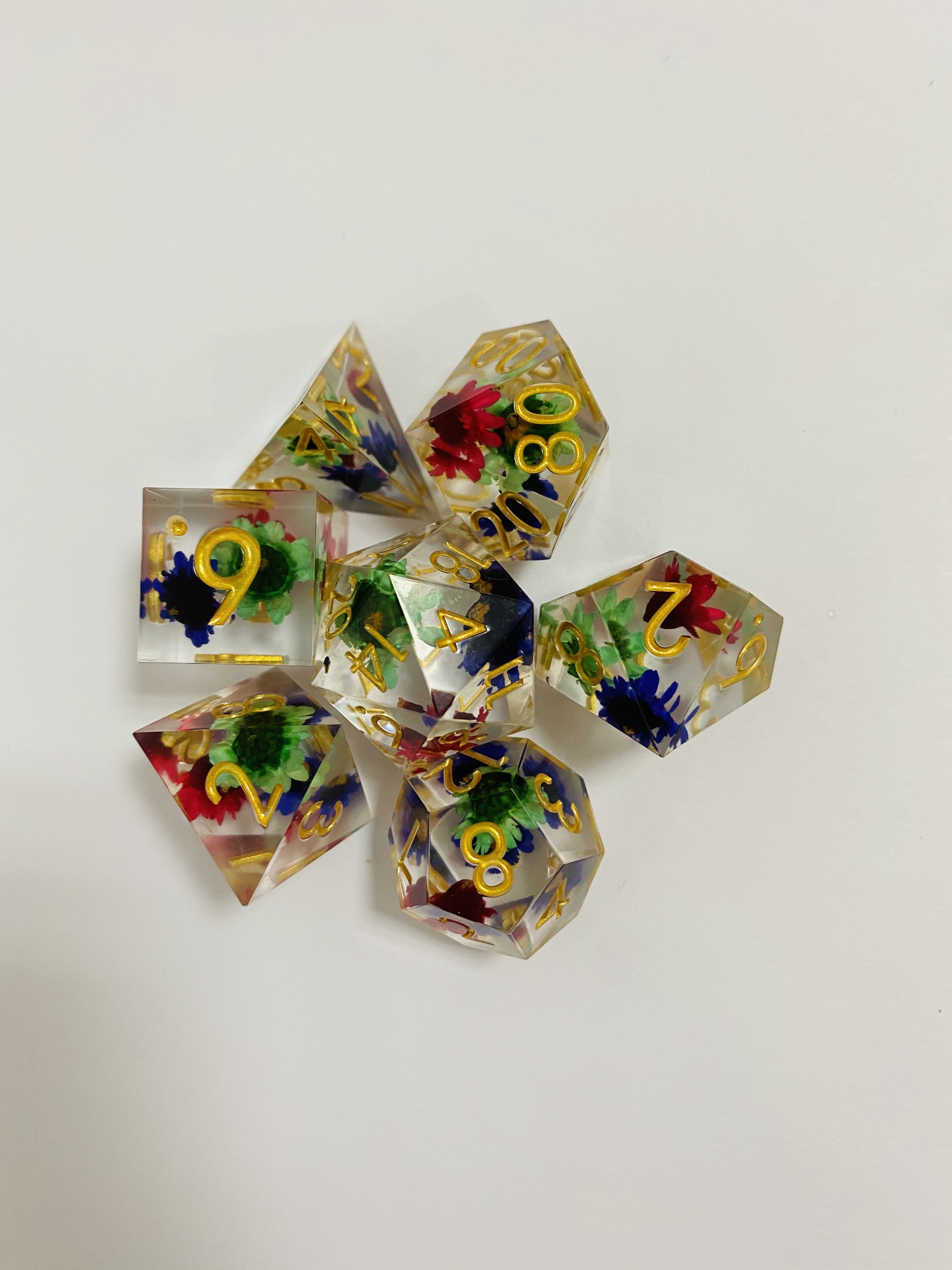 High quality new style colorful resin sharp-edge dice