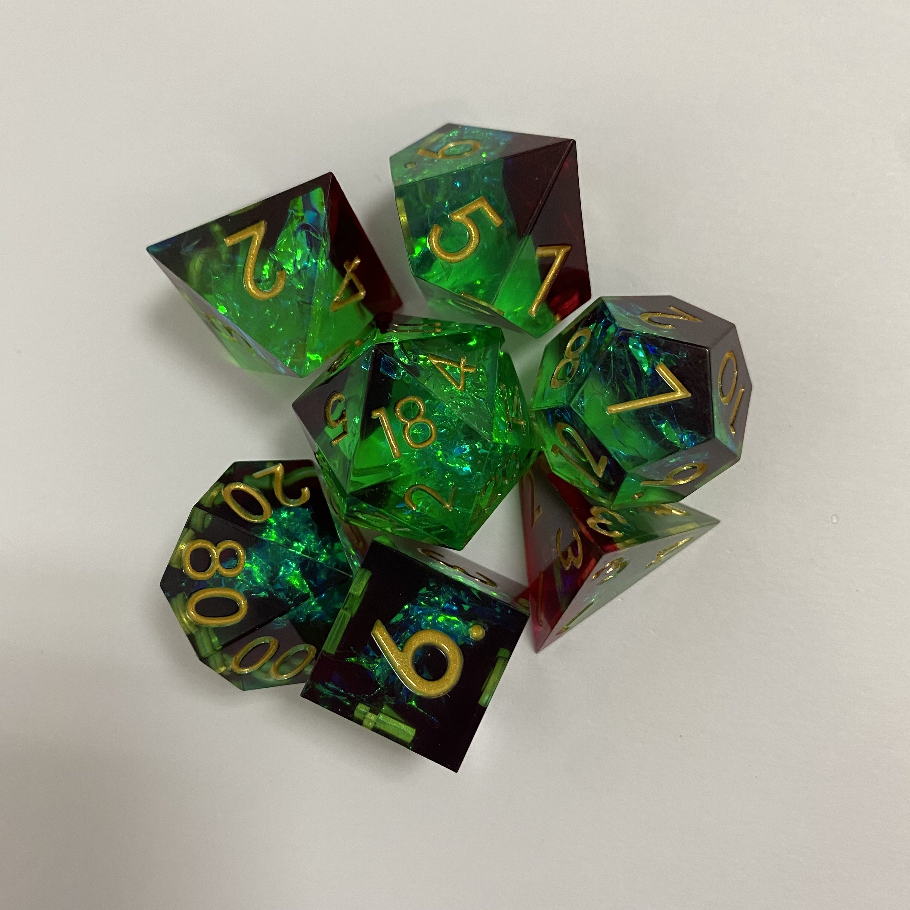 High quality new style colorful resin sharp-edge dice