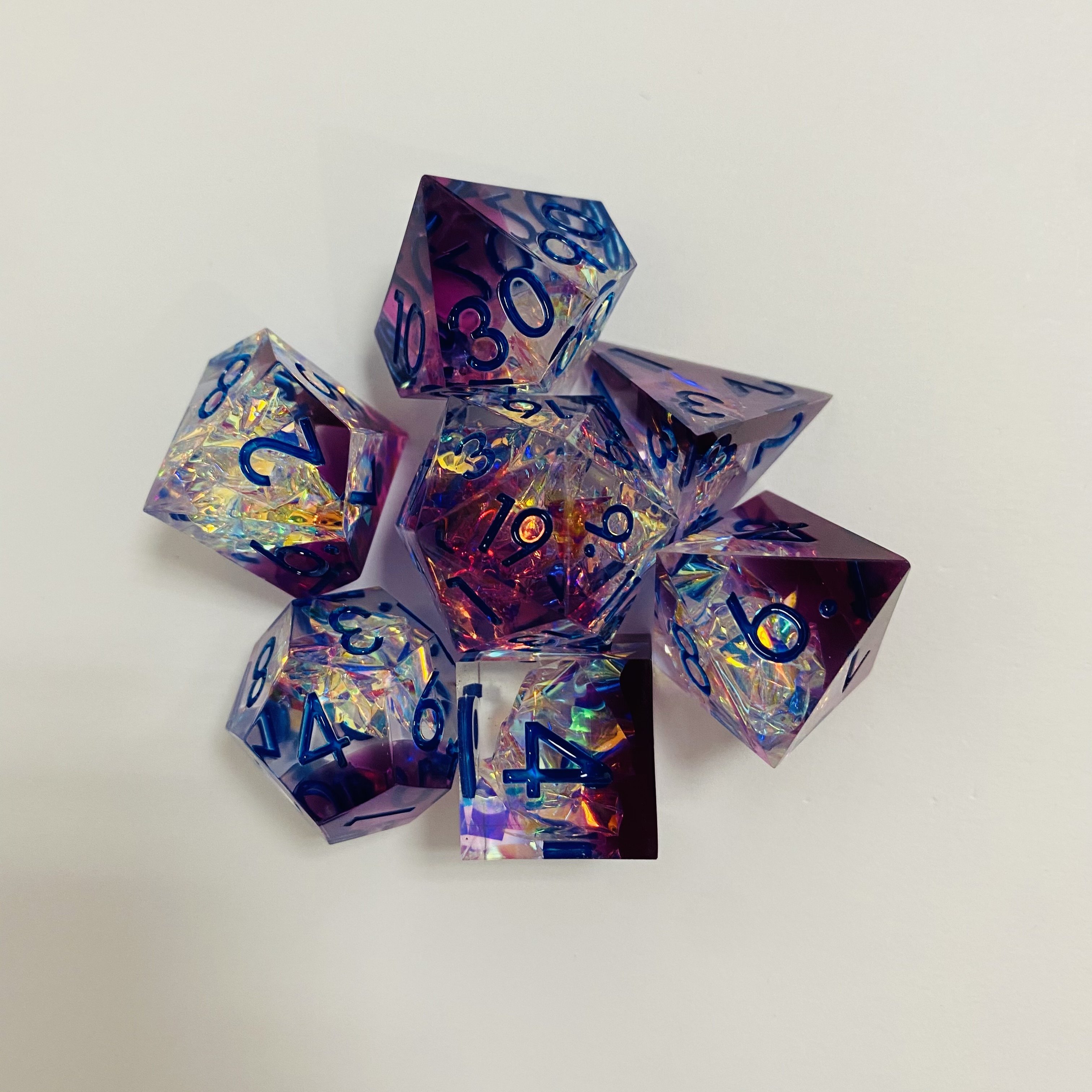 High quality new style colorful resin sharp-edge dice