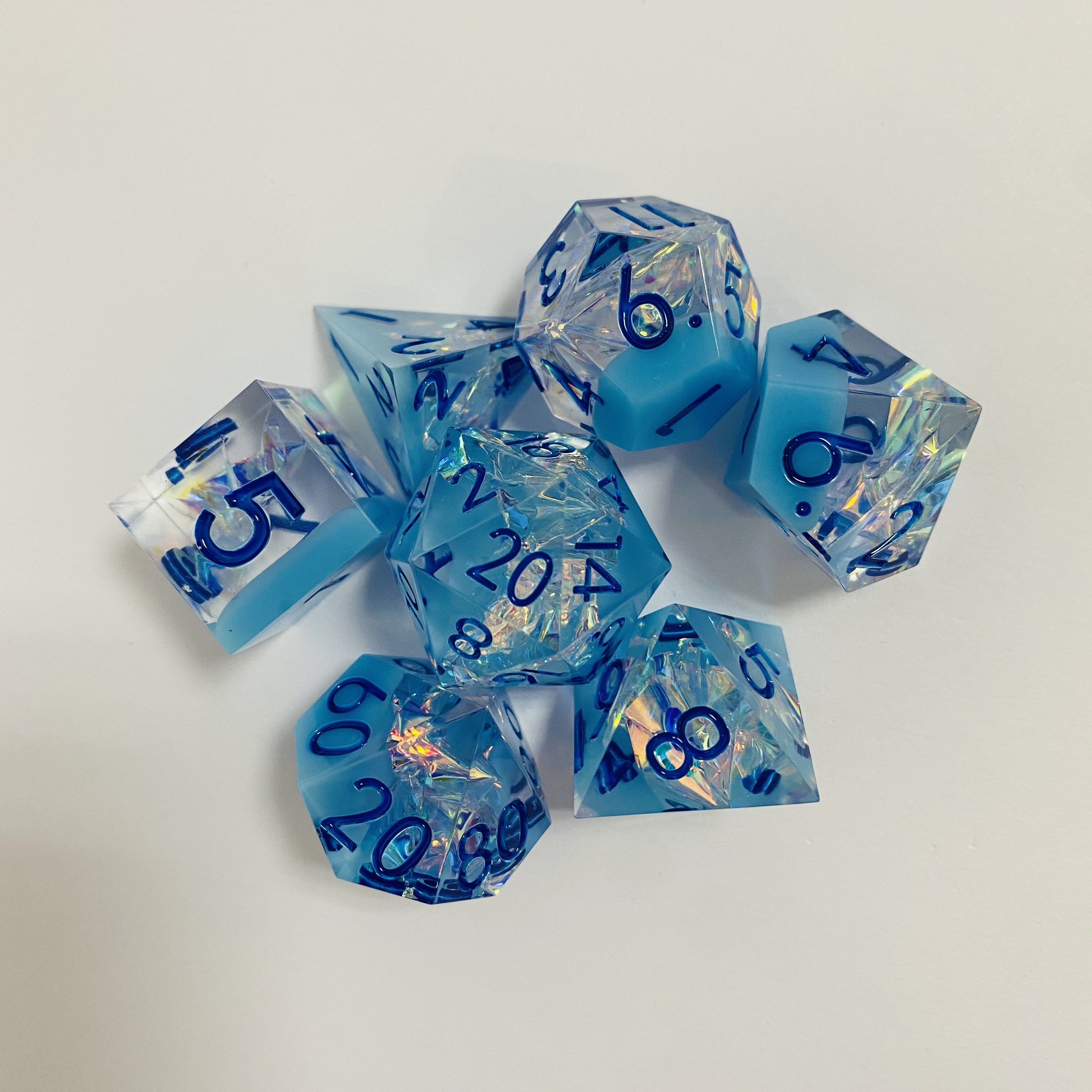 High quality new style colorful resin sharp-edge dice