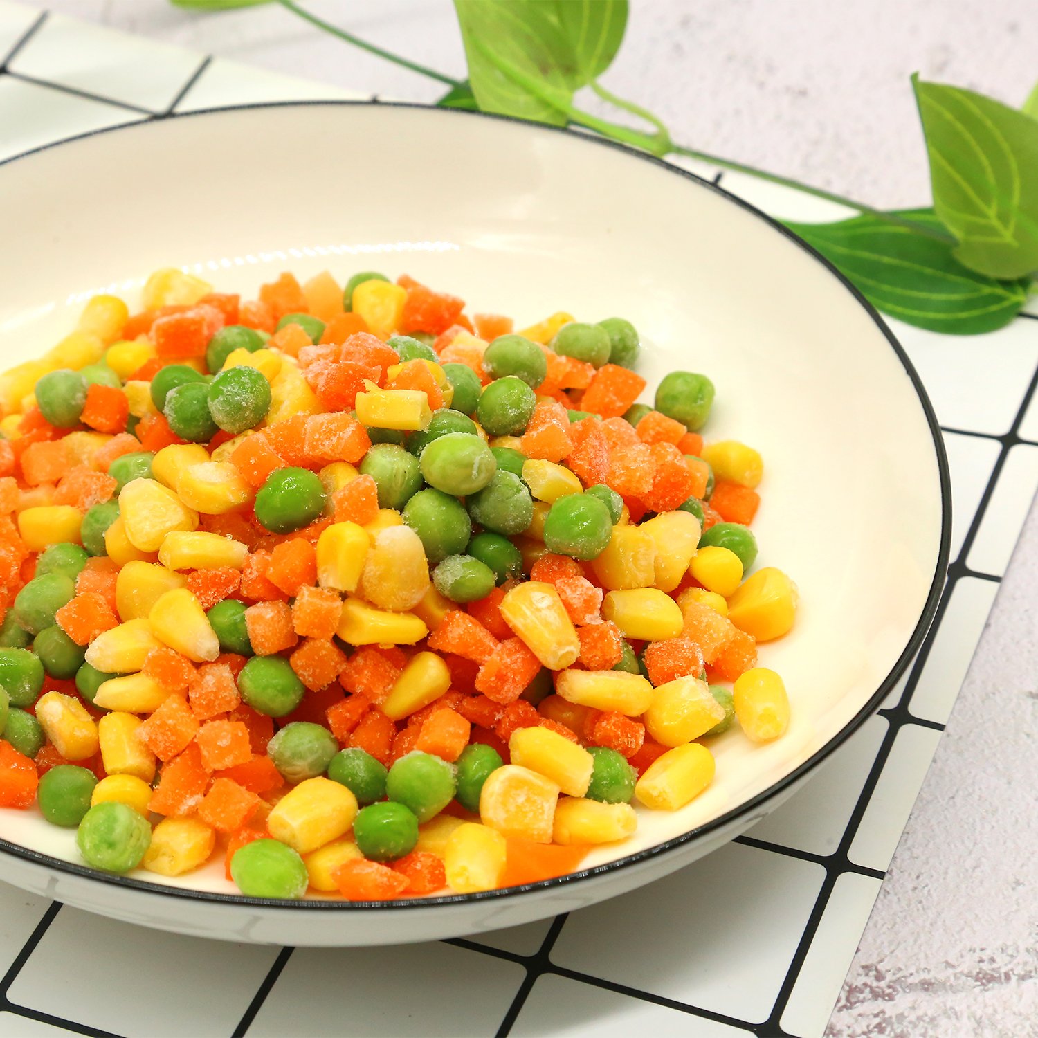 frozen mixed vegetables diced carrot/Green peas/sweet corn