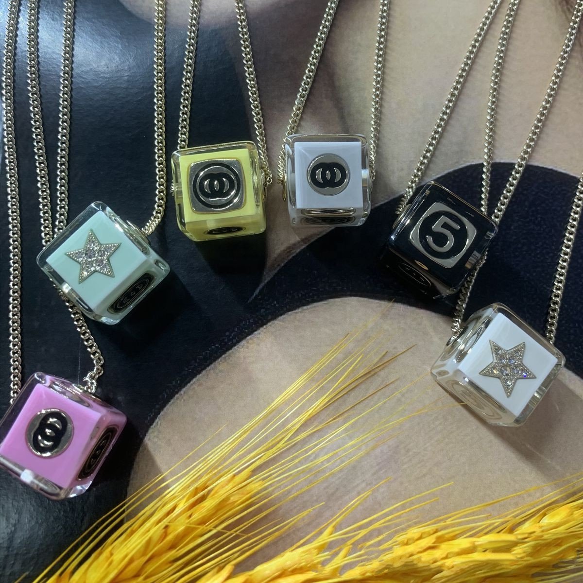 Luxury Famous Brand New Arrival Star Alphabet Number Colorful Sugar Cube Acrylic Dice Necklace