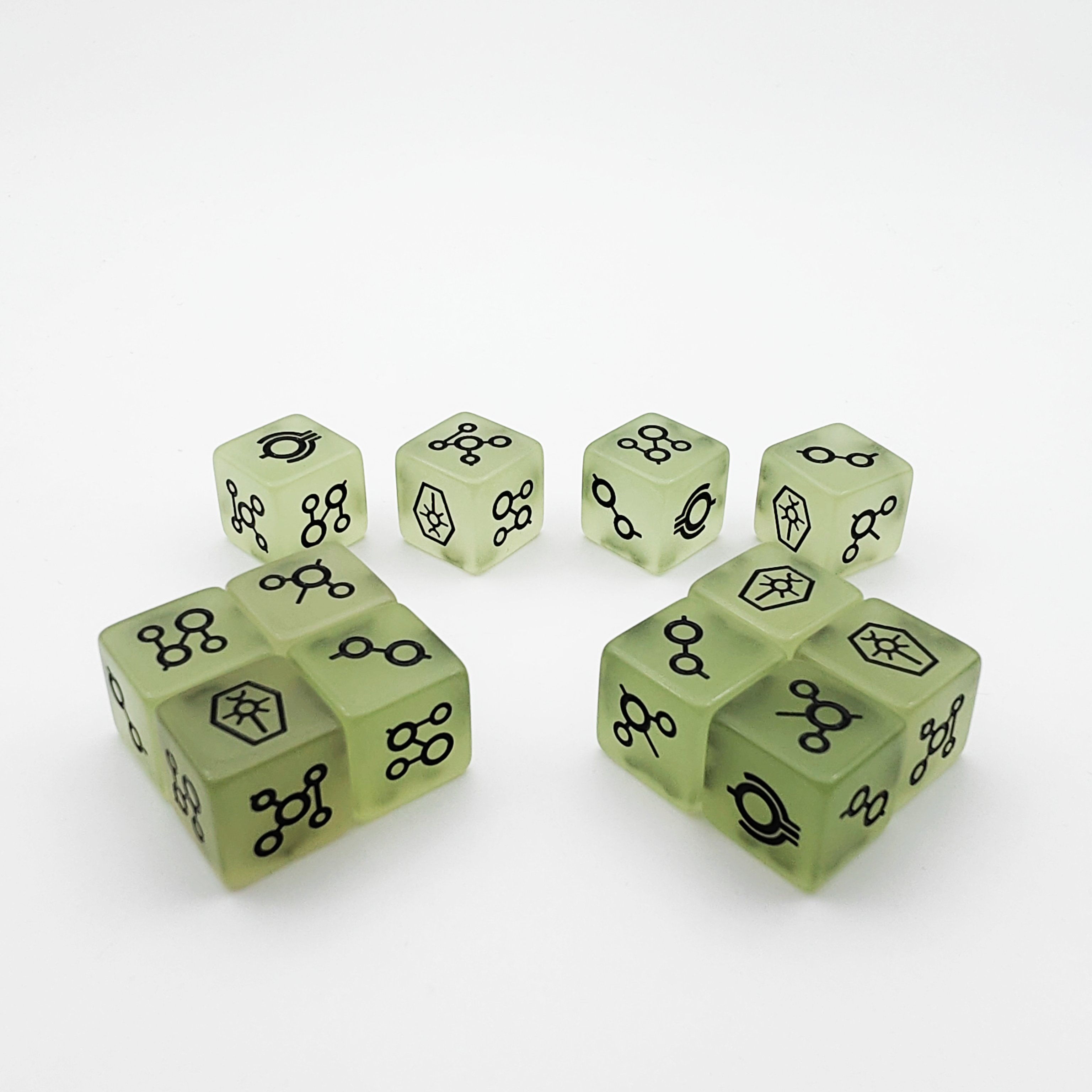 Manufacturer Direct Sales Logo Game Custom Luminous Game Bulk Printed Dices D6 16mm Plastic Resin Acrylic Dice