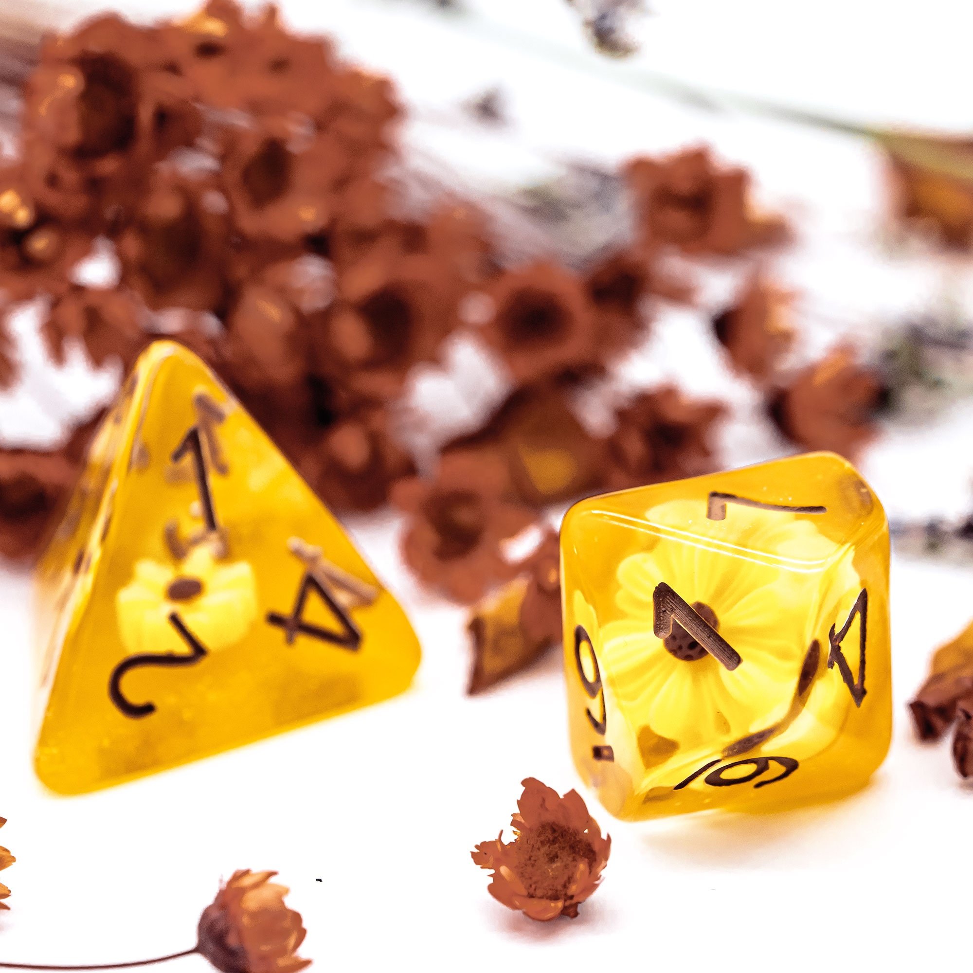 Udixi Polyhedral RPG Dungeons and Dragons custom logo Resin Dice With Resin Flower Yellow