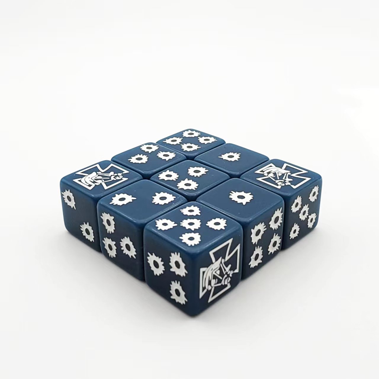 Customized Logo Personalized Unique Colored Dice D6 Polyhedral Gold And Black Table Games Acrylic Resin Dice Casino Dice Set