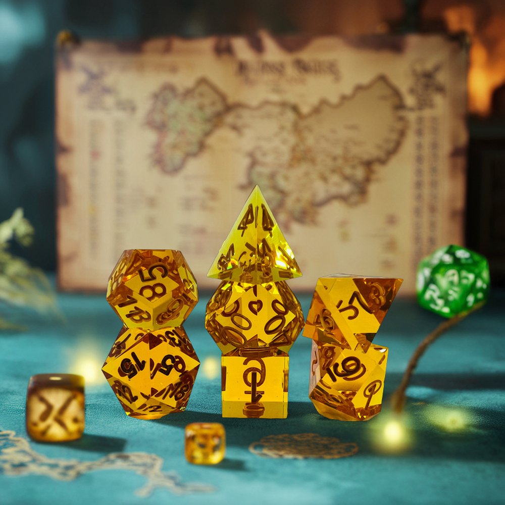 16Mm Yellow Transparent D&D Dice 7-Piece Cubes Smooth Surface RPG Table Games Resin Plastic Dice Product