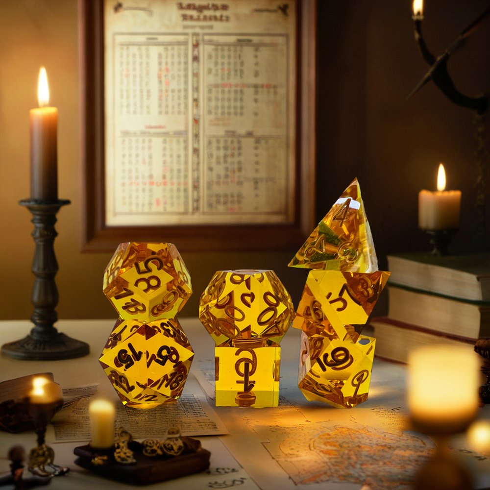16Mm Yellow Transparent D&D Dice 7-Piece Cubes Smooth Surface RPG Table Games Resin Plastic Dice Product