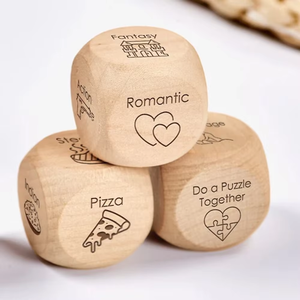 High Quality Manufacturers Wood Natural Hexahedral Cube Polyhedral Bulk Table Design Games Environmental Wooden Game Dice Set