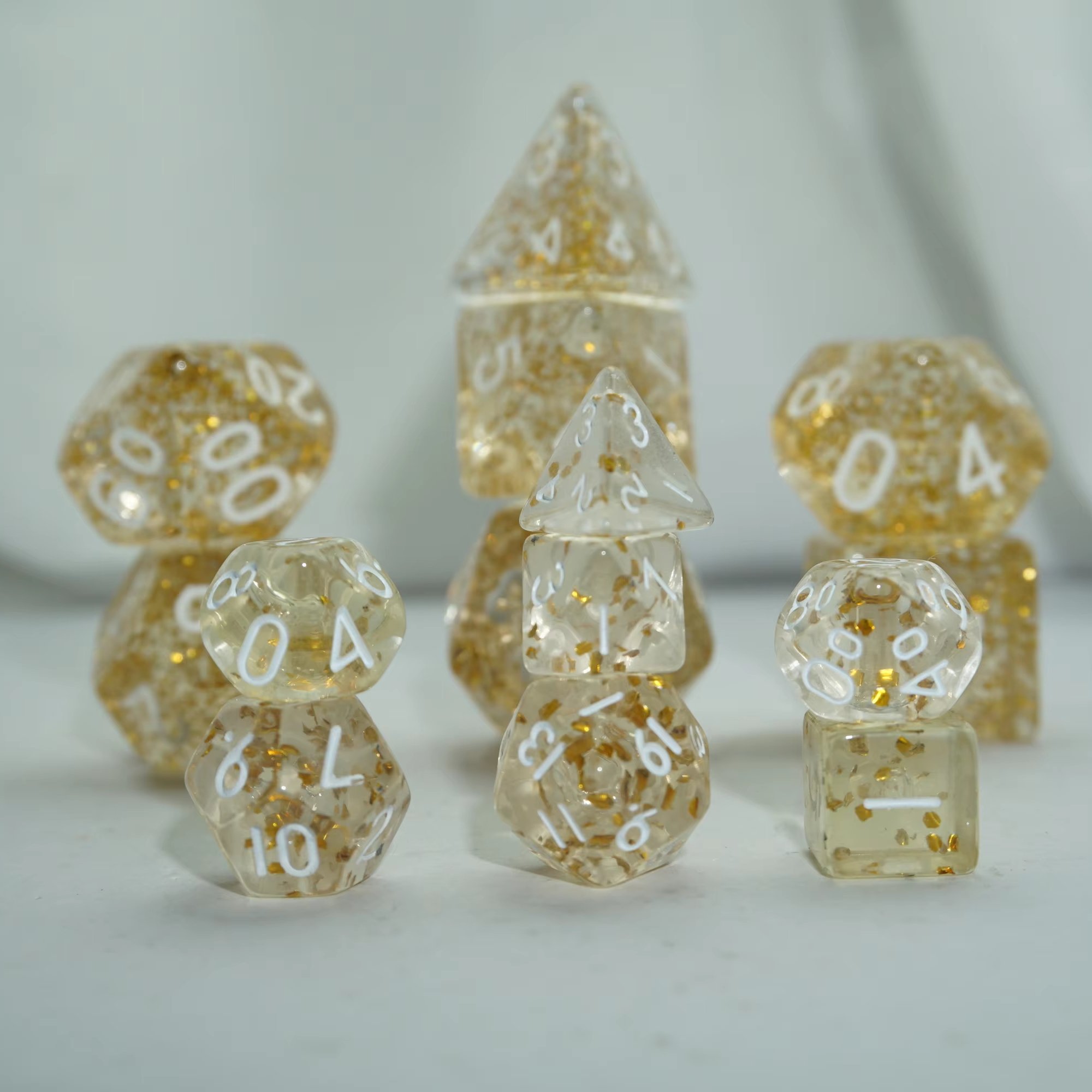 Clear dice with small chunk glitter inside 10mm mini 7pcs RPG DND Board Game Warhammer New Release Factory Price dice set