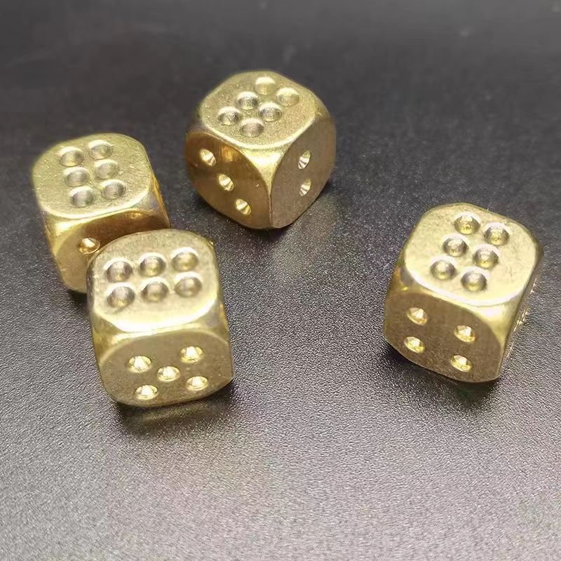 Manufacturers Custom Wholesale 6 Sides Metal Cube Game Dice Hand Polished Creative Gift D6 Brass Metal Solid Dice