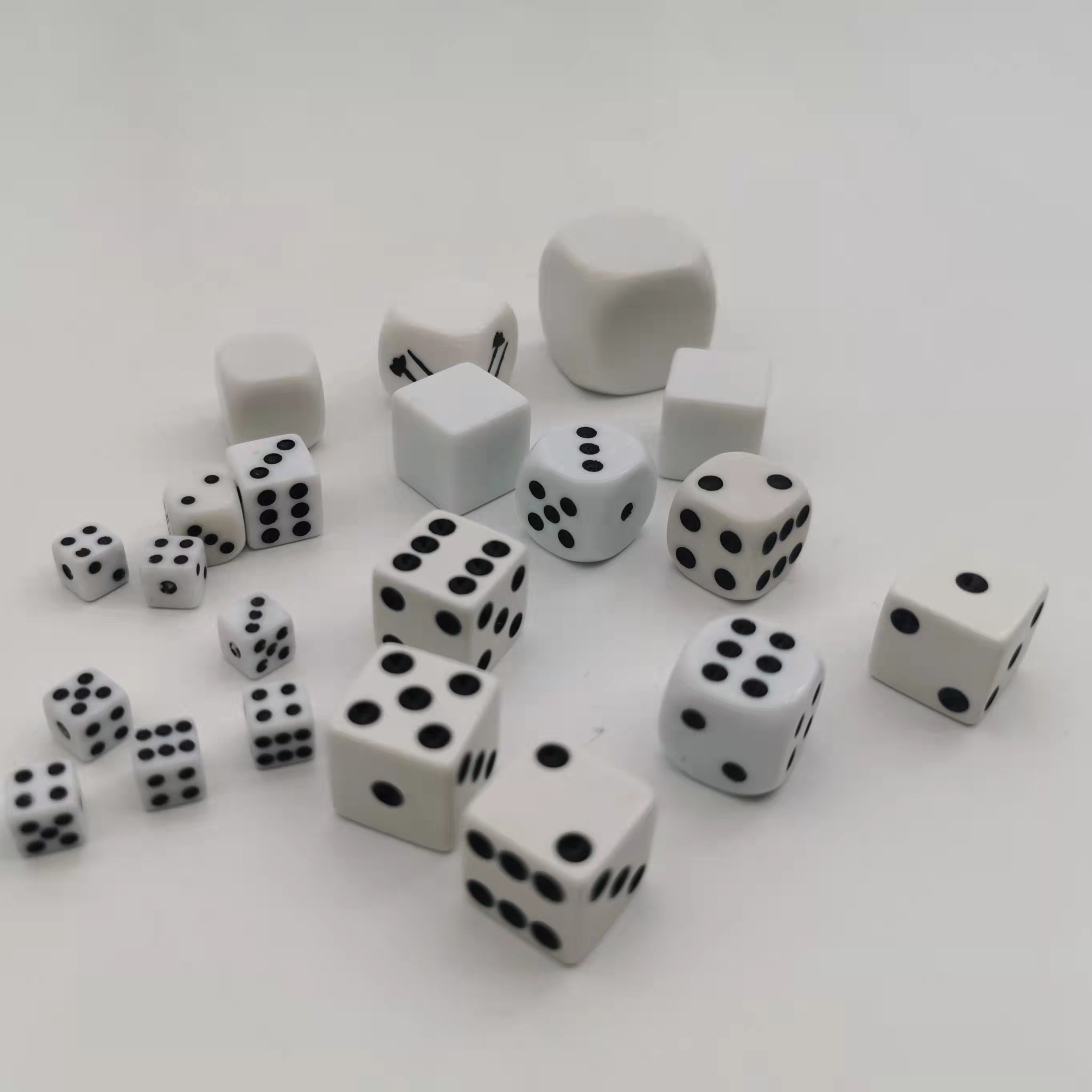 Wholesale 16mm D6 Black Dice with White Dot Cheaper round Dice