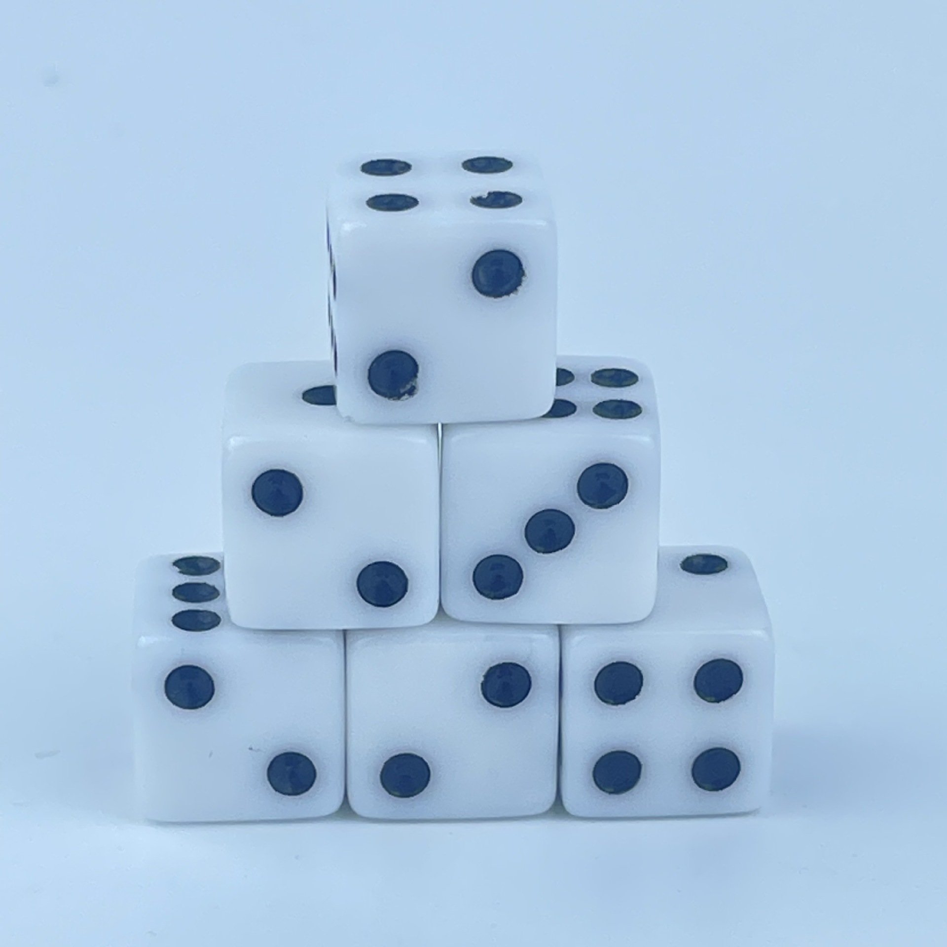 Bulk D6 16 mm Ordinary Point Casino Dice Multicolor Logo Transparent Polyhedral Dice Acrylic Resin Blank Custom Dice