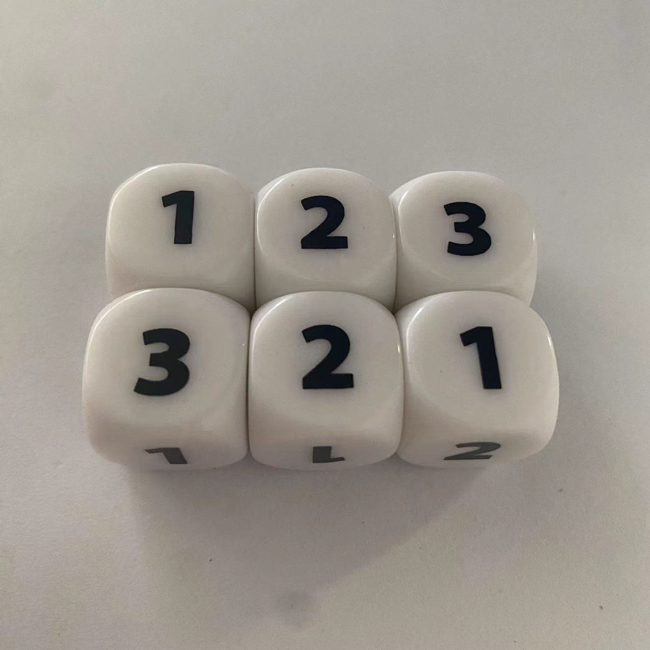 2024 Custom 16mm Plastic Black And White Dice