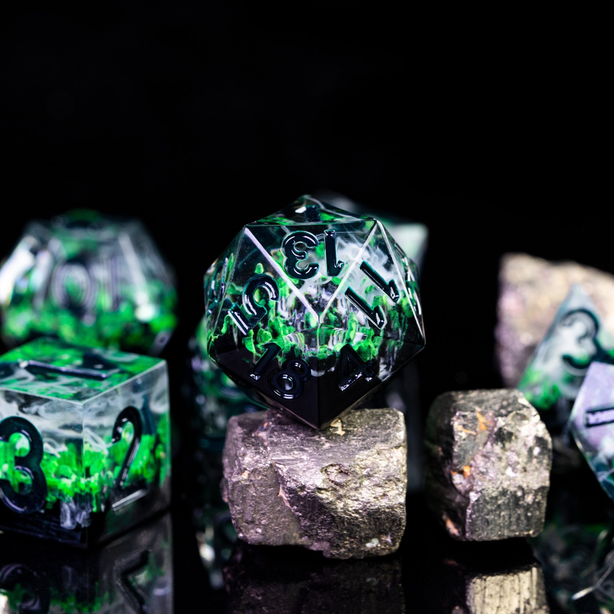 Udixi Polyhedral RPG Resin Dice Dungeons and Dragons Sharp Edge Dice Set Green