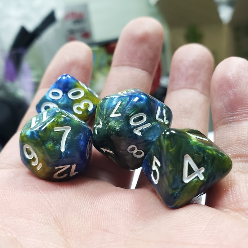 Polyhedral Custom Plastic 7Pcs Dnd Rpg Dungeons And Dragons Stone Resin Dice Set Alternating Yellow And Green