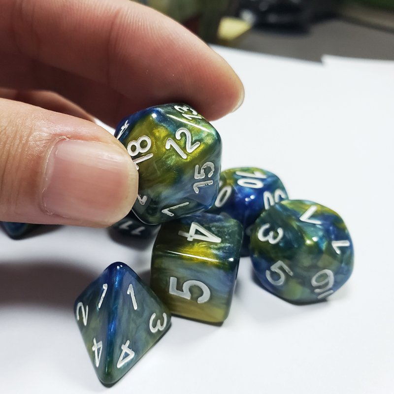 Polyhedral Custom Plastic 7Pcs Dnd Rpg Dungeons And Dragons Stone Resin Dice Set Alternating Yellow And Green