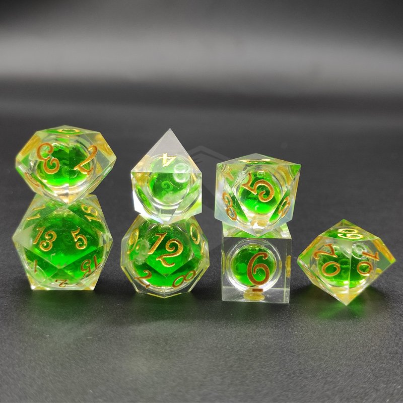 Liquid Core Handmade DND Resin Dice 7 Pcs Transparent Polyhedral D&D Quicksand Sharp Dice Set For Dungeons & Dragons RPG MTG
