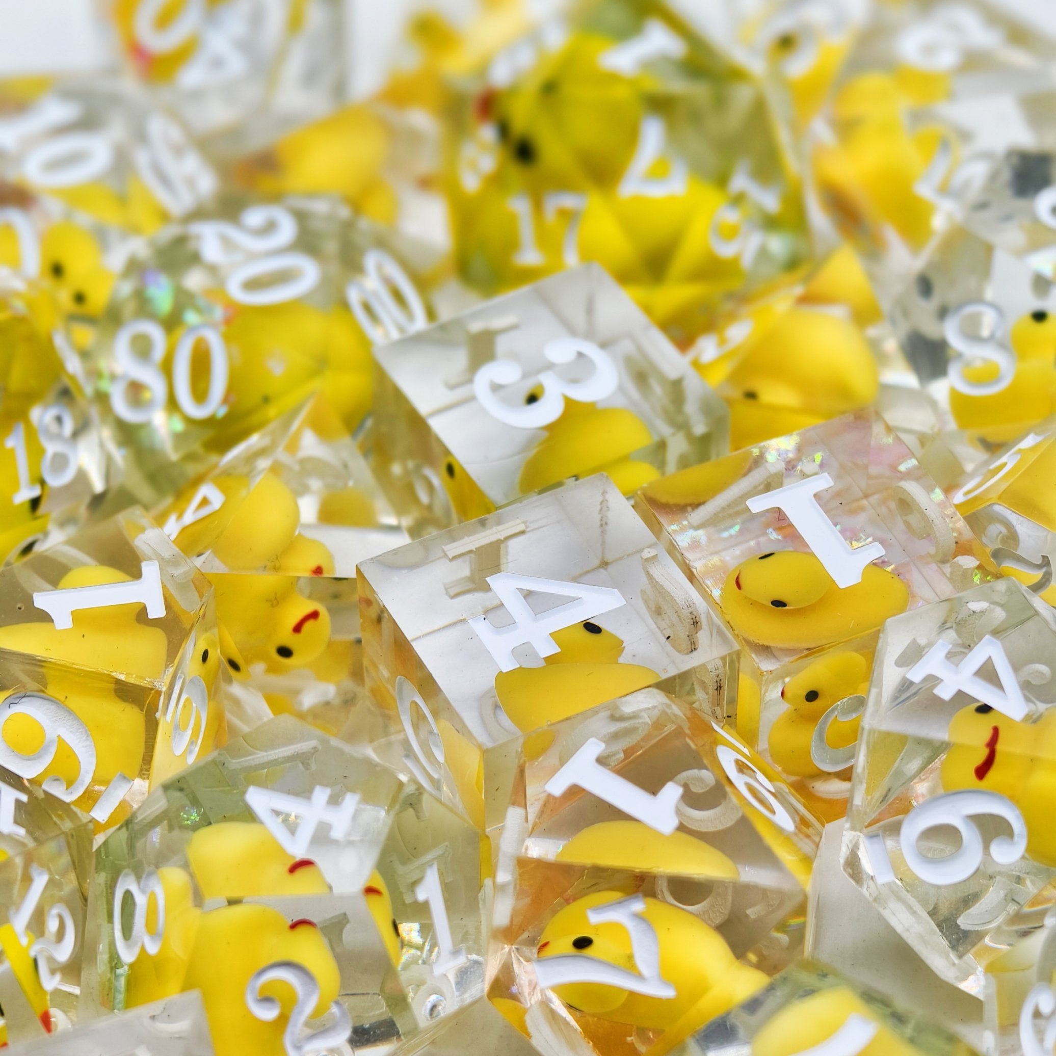 right-angled edge polyhedral transparent table games inclusions dice low moq 7pcs outlet mix color custom logo resin dice set