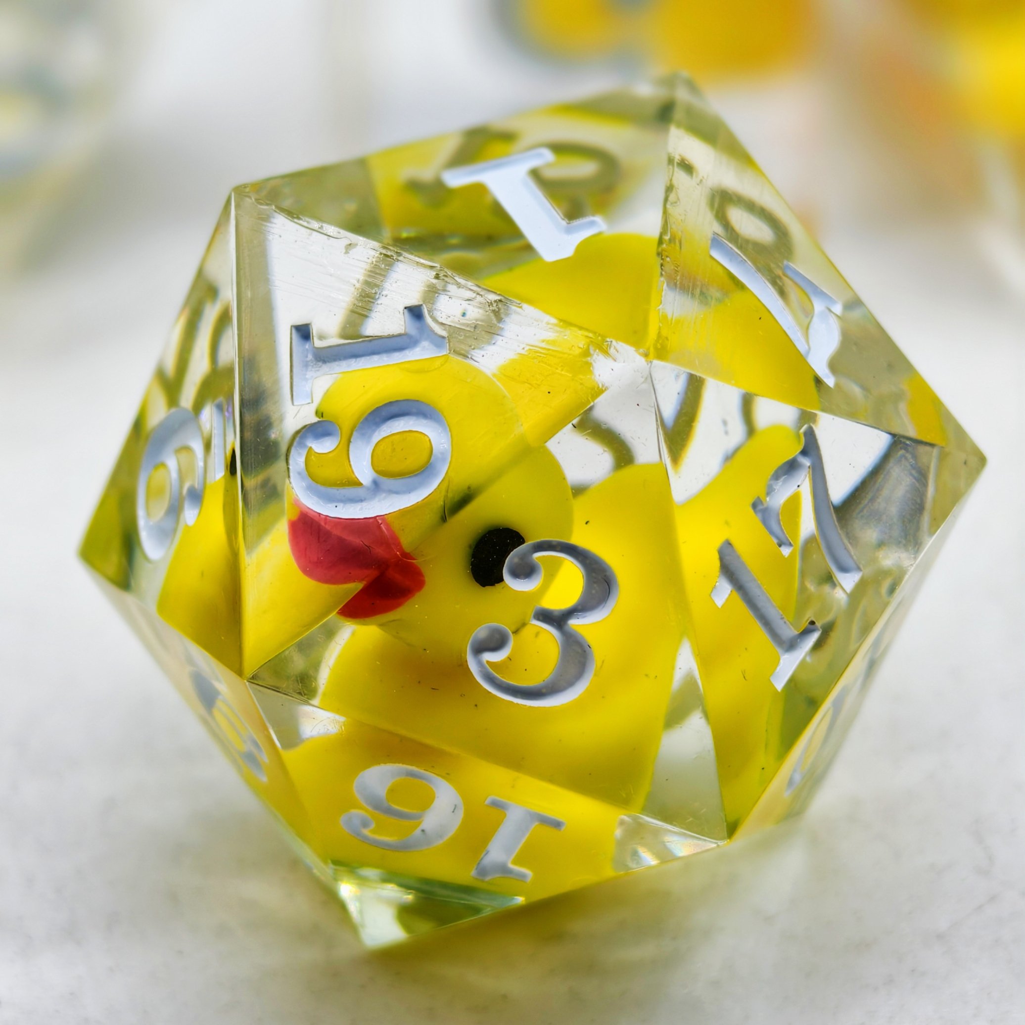 right-angled edge polyhedral transparent table games inclusions dice low moq 7pcs outlet mix color custom logo resin dice set